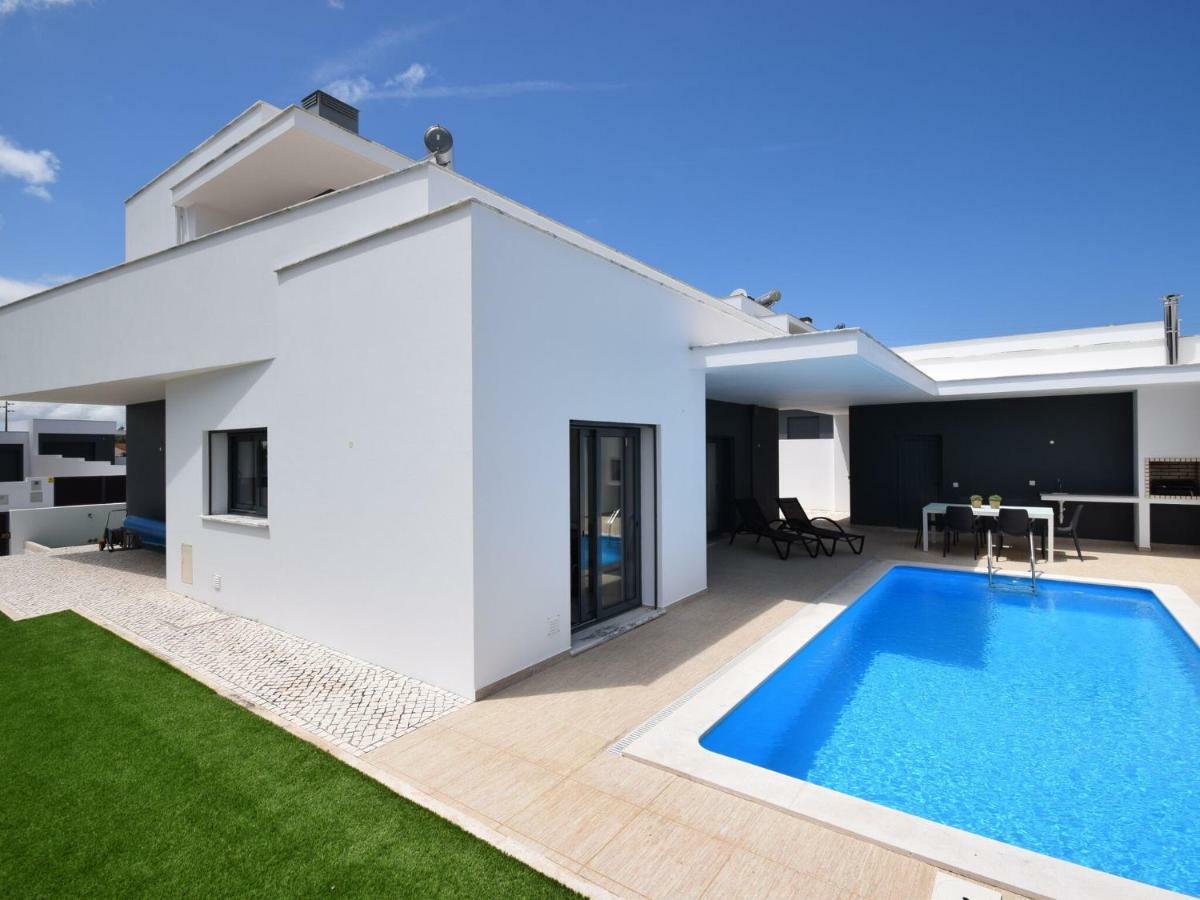 Modern Villa With Private Pool Near The Beautiful Beach Of Foz De Arelho Nadadouro Eksteriør bilde